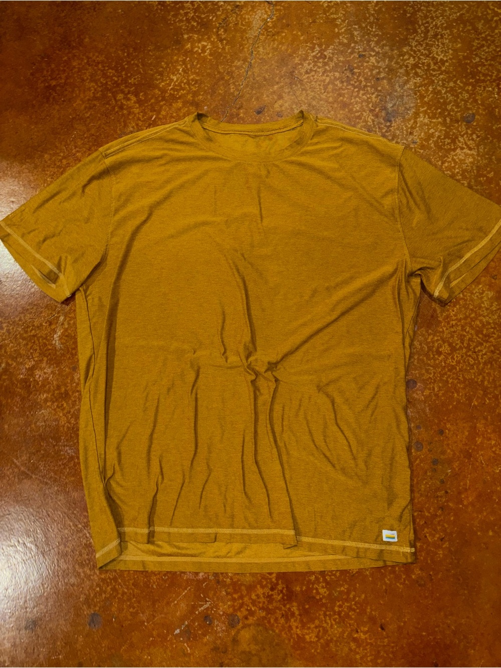 Men's Vuori Gold Crew Neck T-Shirt